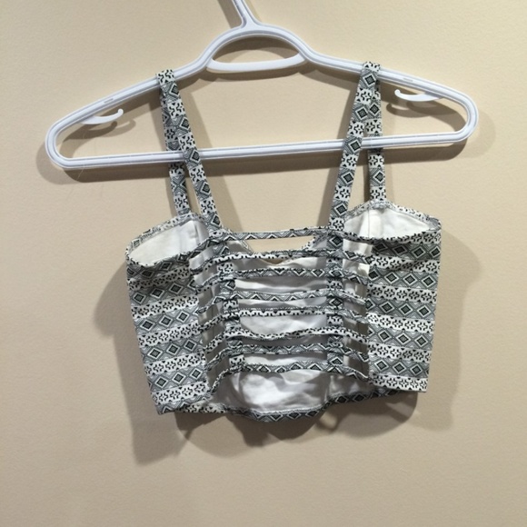 Crop Top - Picture 2 of 3